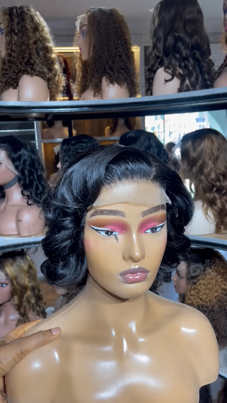 Short Egg Bounce wig - side view