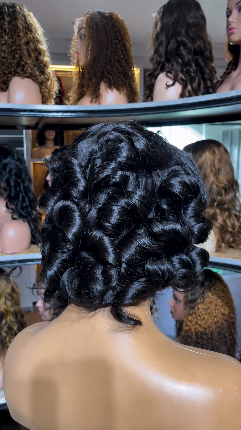 Short Egg Bounce wig - front view